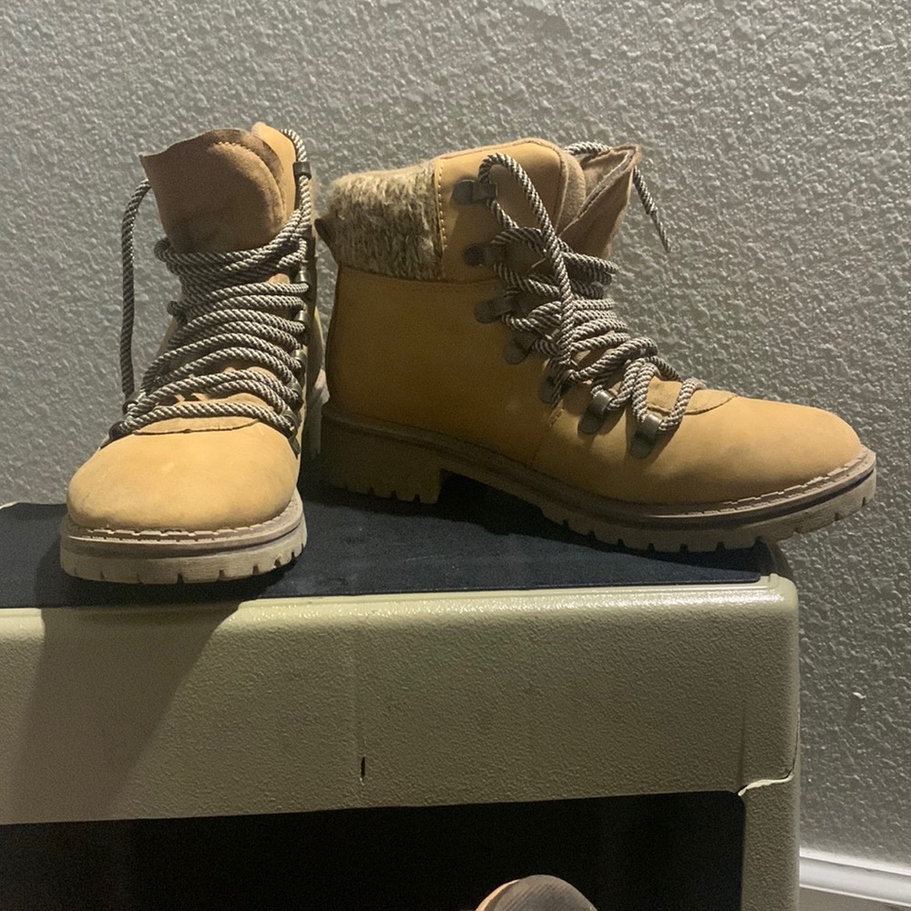 Winter boots - Time and Tru - Size 6 in Womens